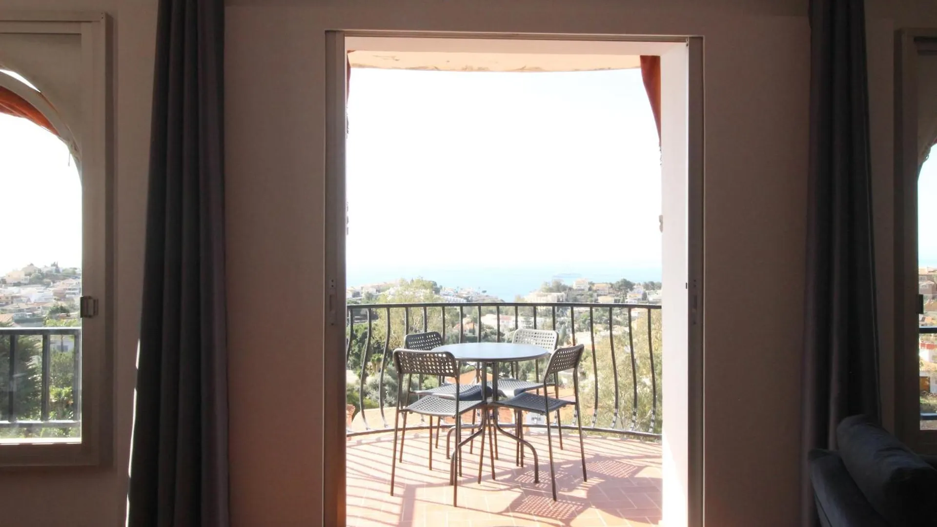 Апартаменты Interpares Terrace By Del Parque Flats Малага 0*,  Испания